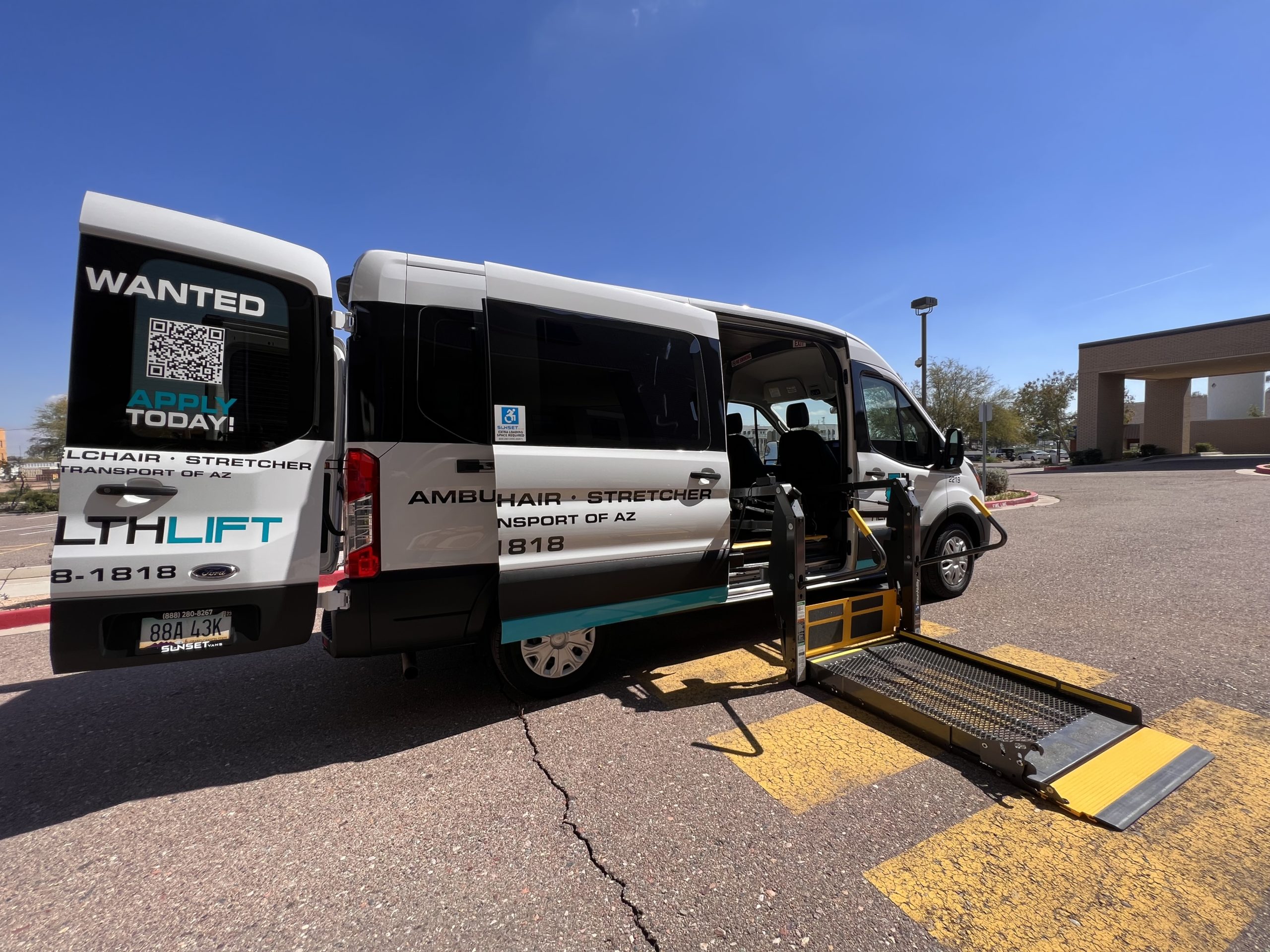 Disabled Transportation Van With Wheelchair Lift in Arizona